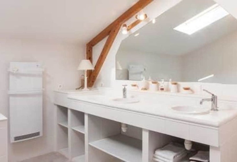 تختخواب و صبحانه La Grange De Bellefontaine