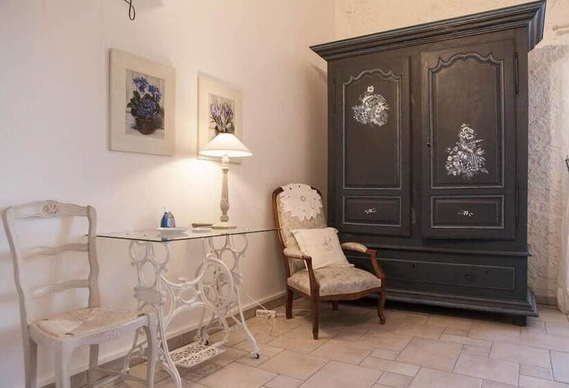 تختخواب و صبحانه La Grange De Bellefontaine