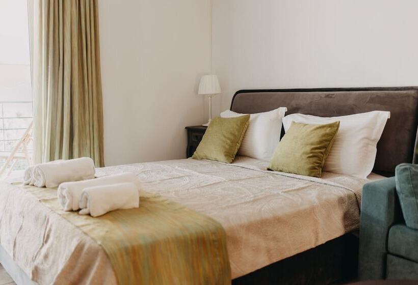 Best House, Nirvana Ii, Patra