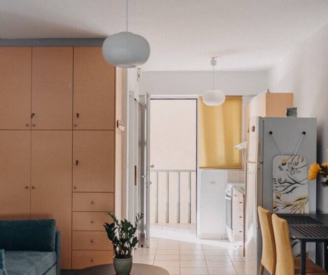 Best House, Nirvana Ii, Patra