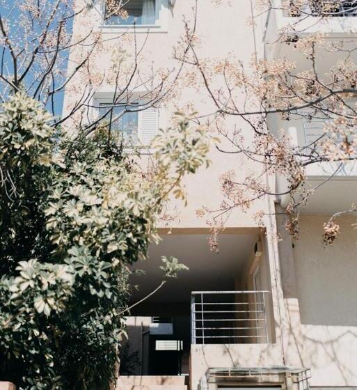 Best House, Nirvana Ii, Patra