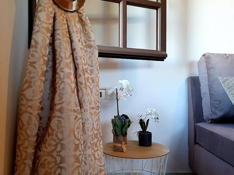 Emmanouil Airport Beach Apartment