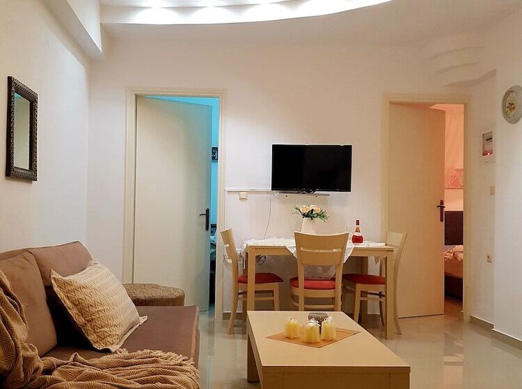 Emmanouil Airport Beach Apartment