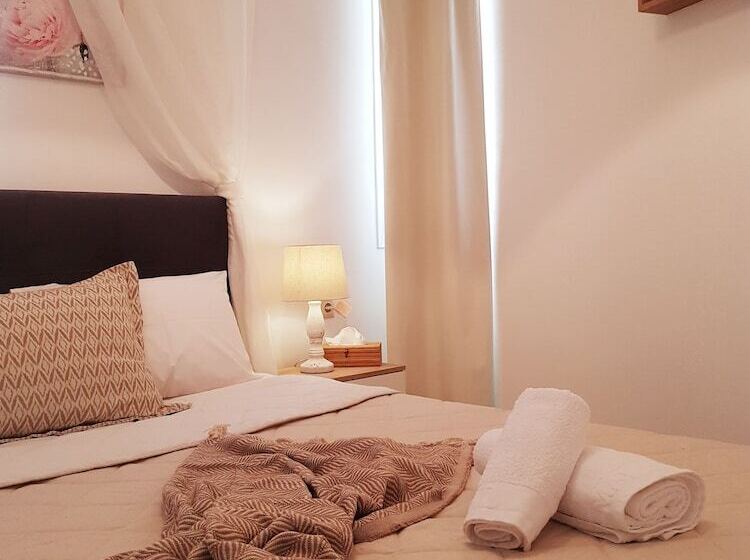 Emmanouil Airport Beach Apartment