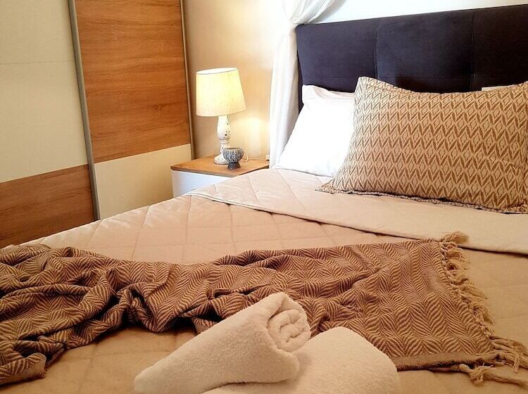 Emmanouil Airport Beach Apartment