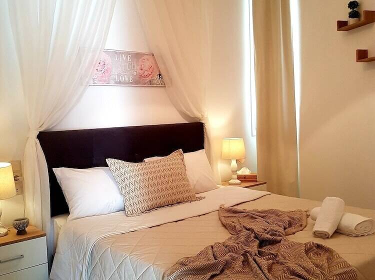 Emmanouil Airport Beach Apartment