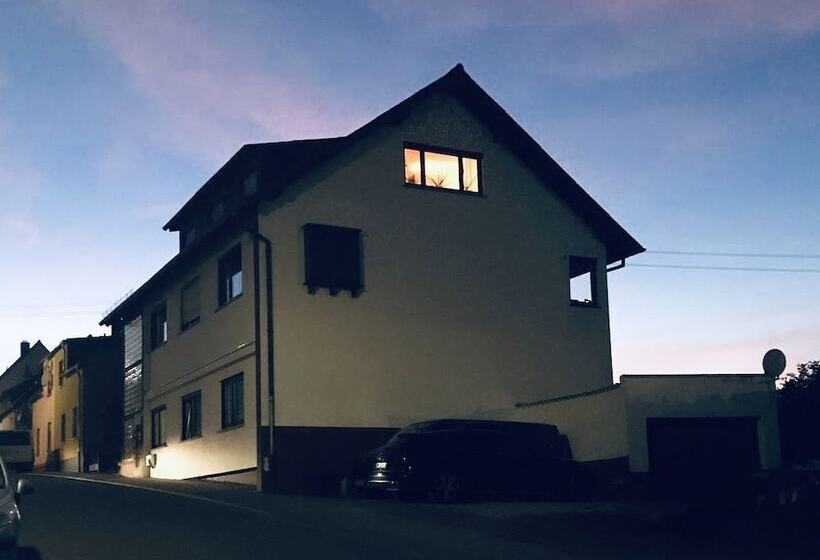 Ferienwohnungen Akh Home