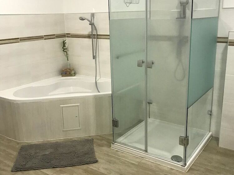 Ferienwohnungen Akh Home