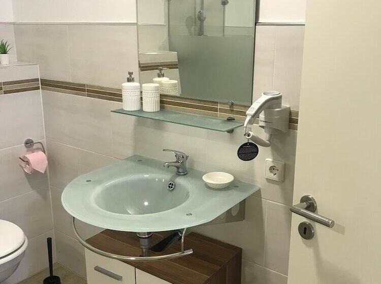 Ferienwohnungen Akh Home