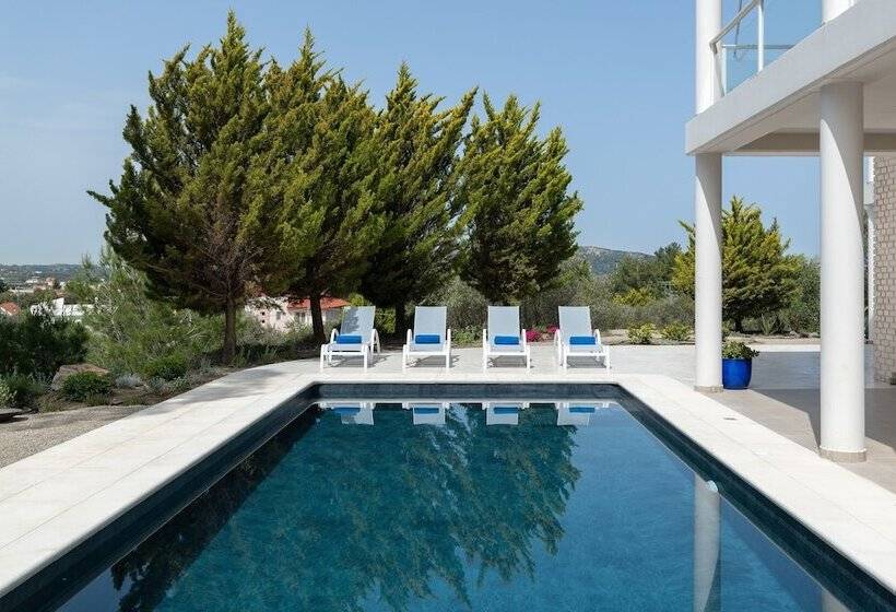 Hilltop Luxury Villa