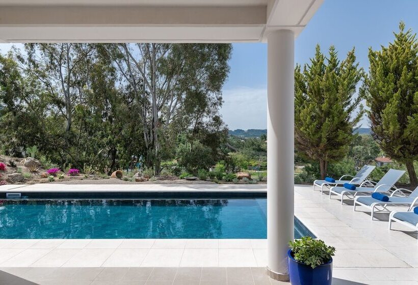 Hilltop Luxury Villa