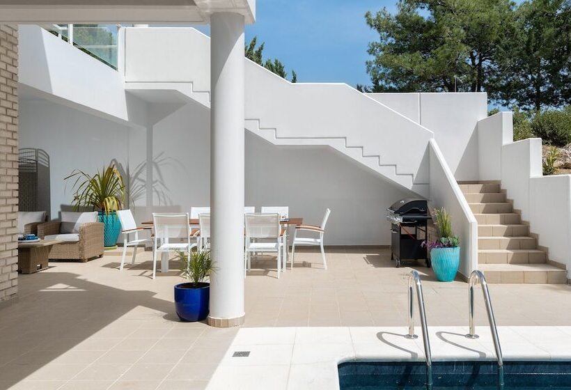 Hilltop Luxury Villa