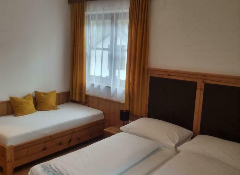 簡易ホテル Gasthof Kögerlwirt