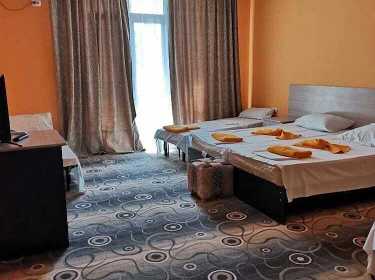 בית מלון כפרי Kashahi