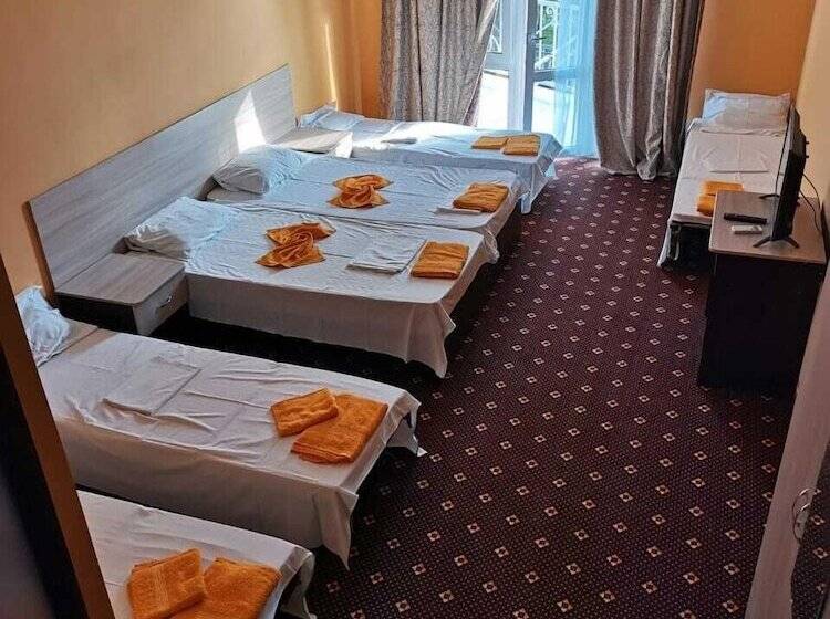 בית מלון כפרי Kashahi