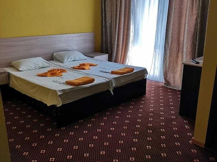 בית מלון כפרי Kashahi