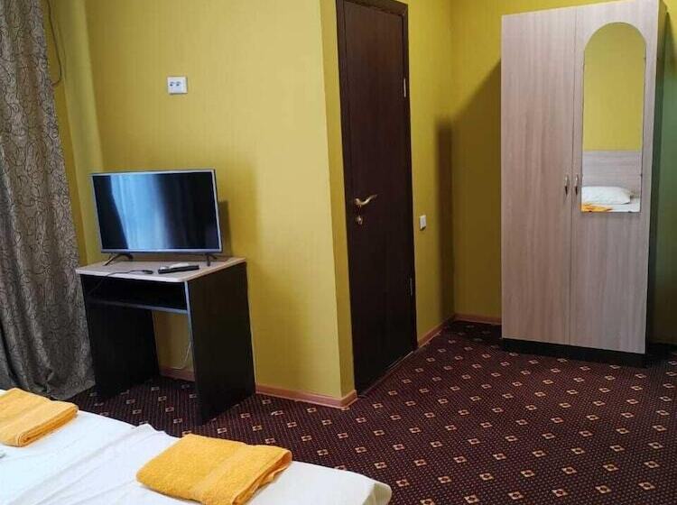 בית מלון כפרי Kashahi