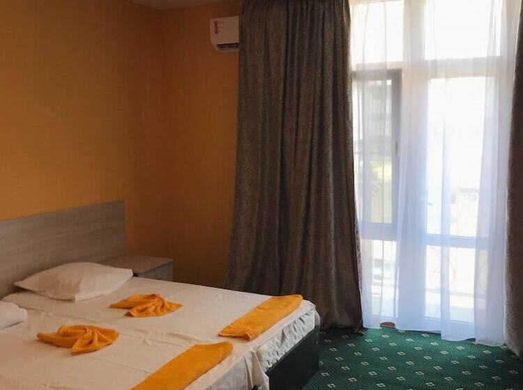 בית מלון כפרי Kashahi