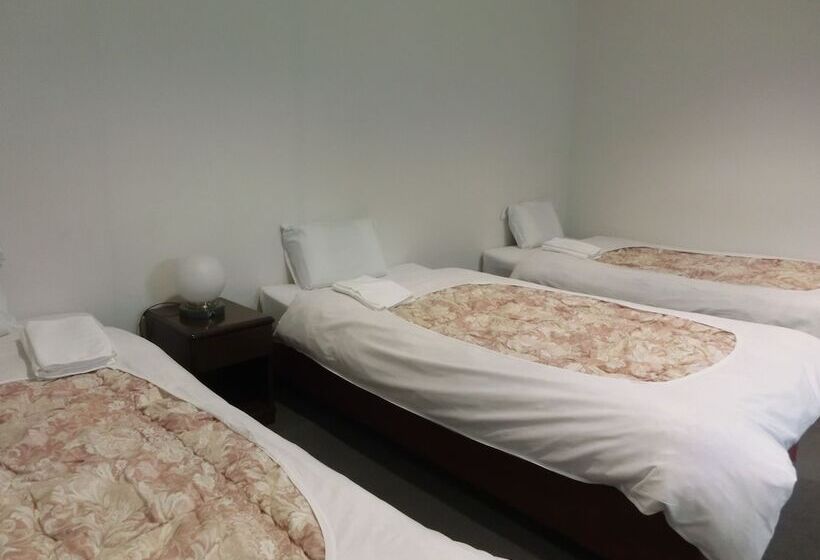 בית מלון כפרי Namba Plaza