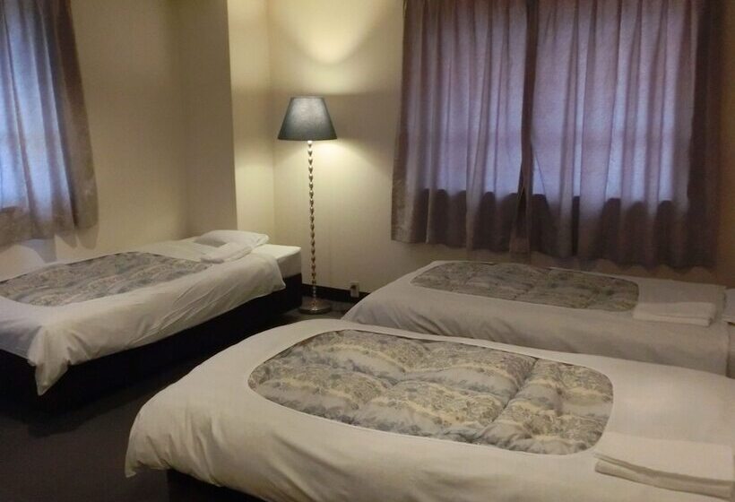 בית מלון כפרי Namba Plaza