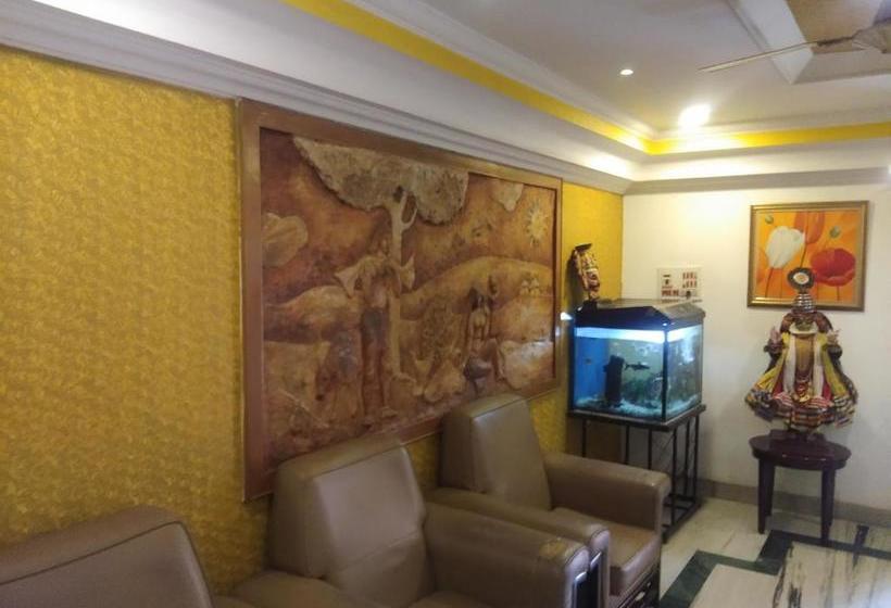 Отель Pavana Residency