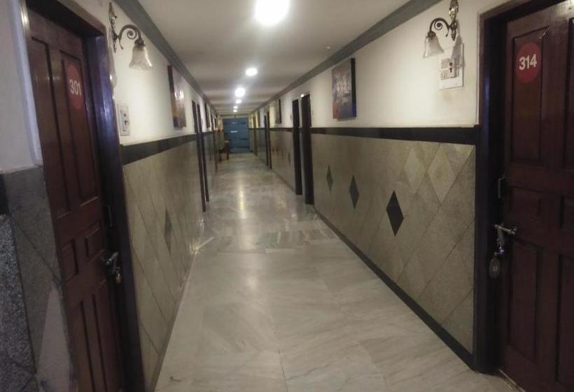 Отель Pavana Residency