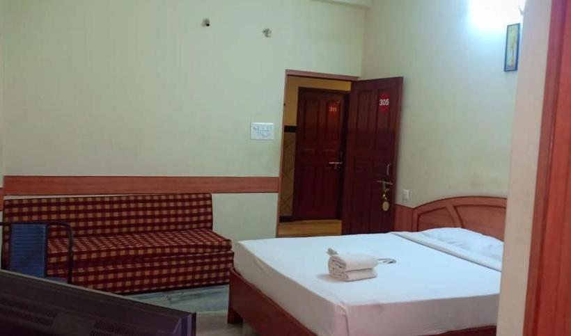 Отель Pavana Residency