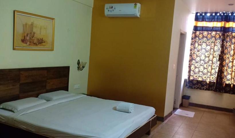 Отель Pavana Residency