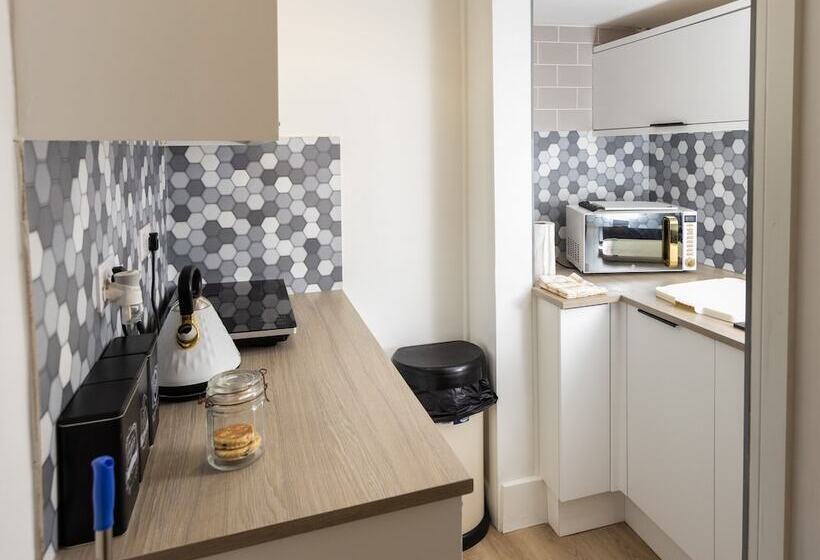 James  Place @ Pontmorlais