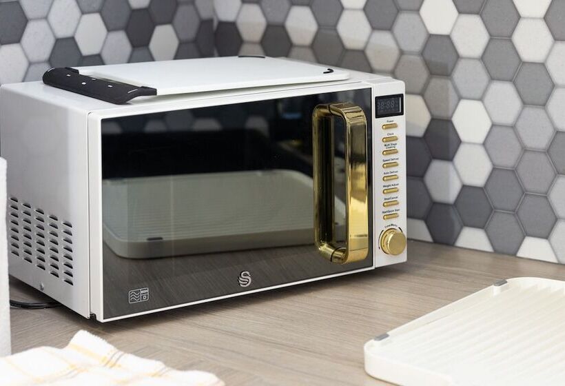 James  Place @ Pontmorlais