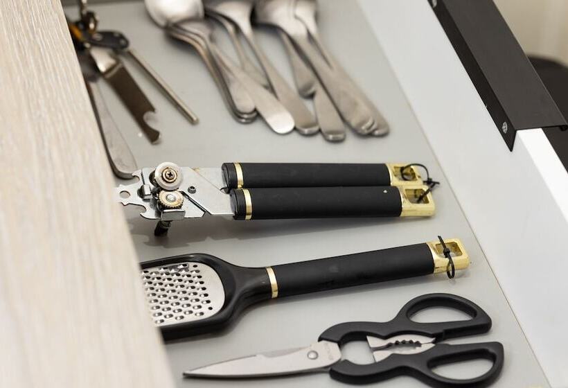 James  Place @ Pontmorlais