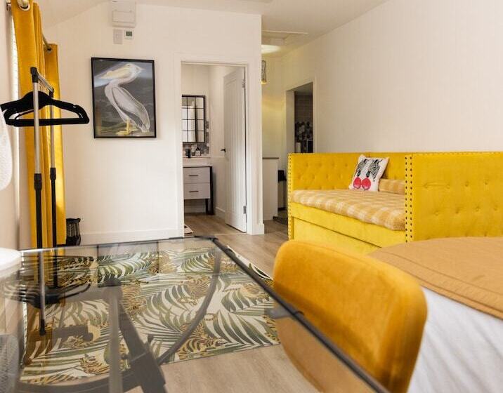 James  Place @ Pontmorlais