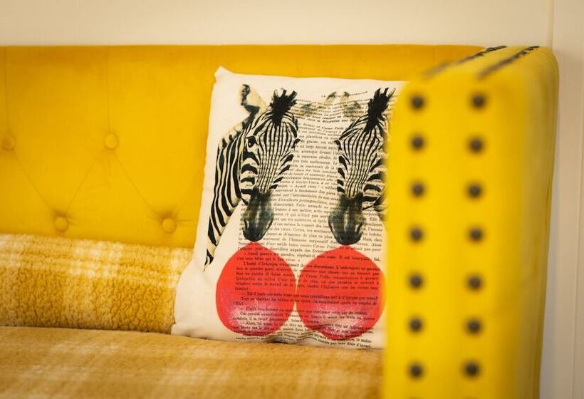 James  Place @ Pontmorlais