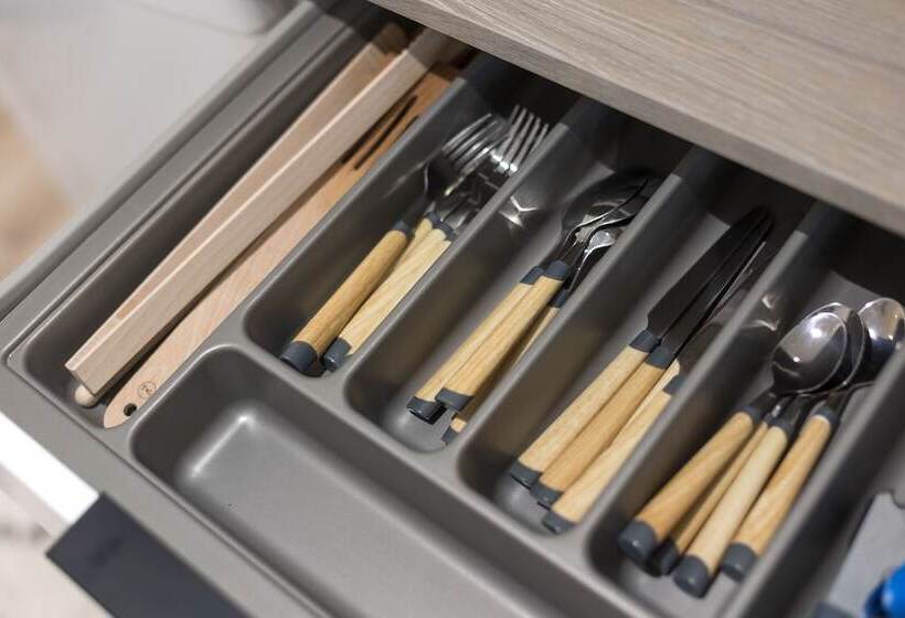 James  Place @ Pontmorlais