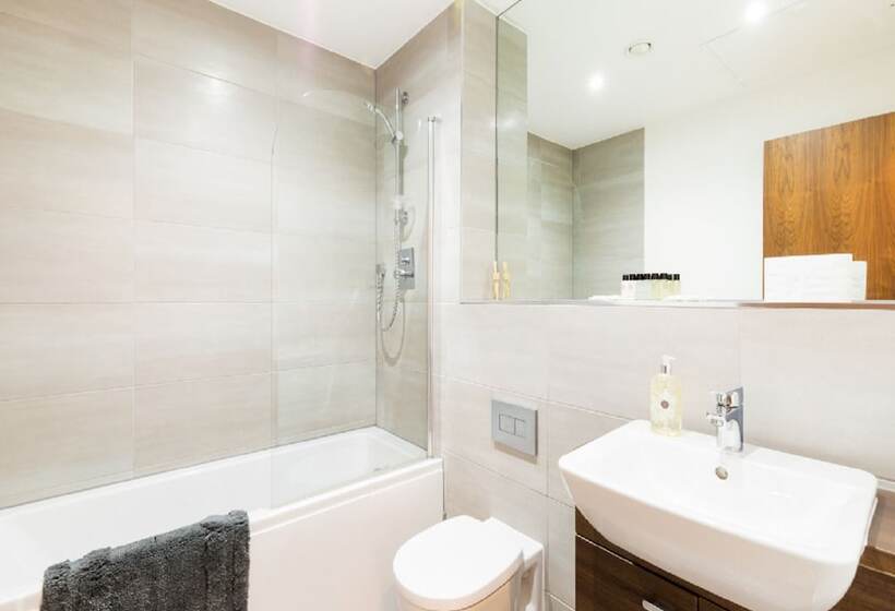 Kcs Luxury Apartment   Broad Street Birmingham