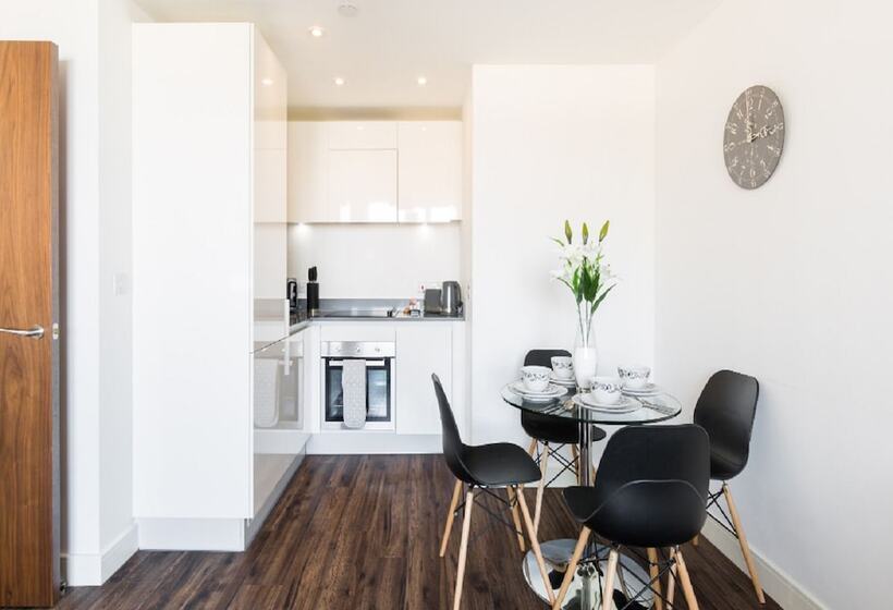 Kcs Luxury Apartment   Broad Street Birmingham