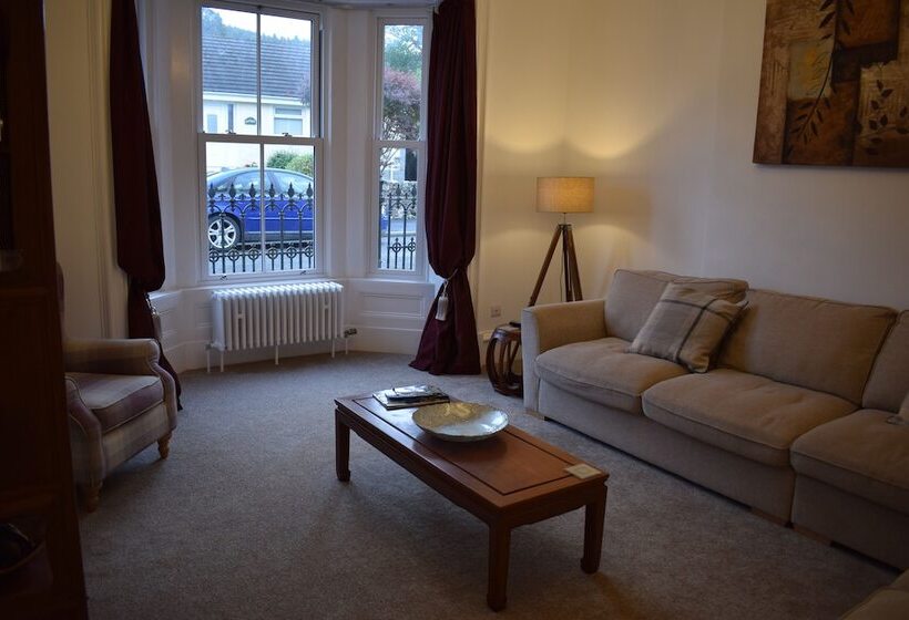 بنسيون Woodlyn Guest House