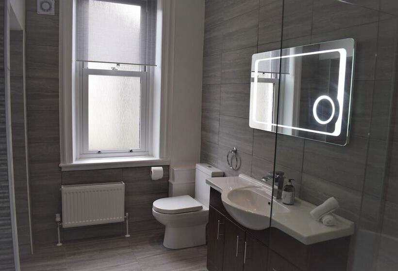 بنسيون Woodlyn Guest House