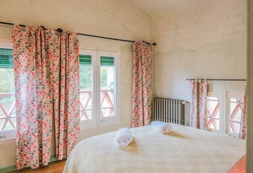 Rectoría De Castellar De La Muntanya