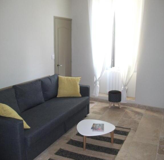 St Remy De Provence Proche Centre Ville   Parking Privé