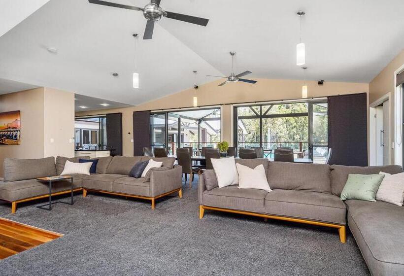 A Perfect Stay   Lennox Coastal Retreat