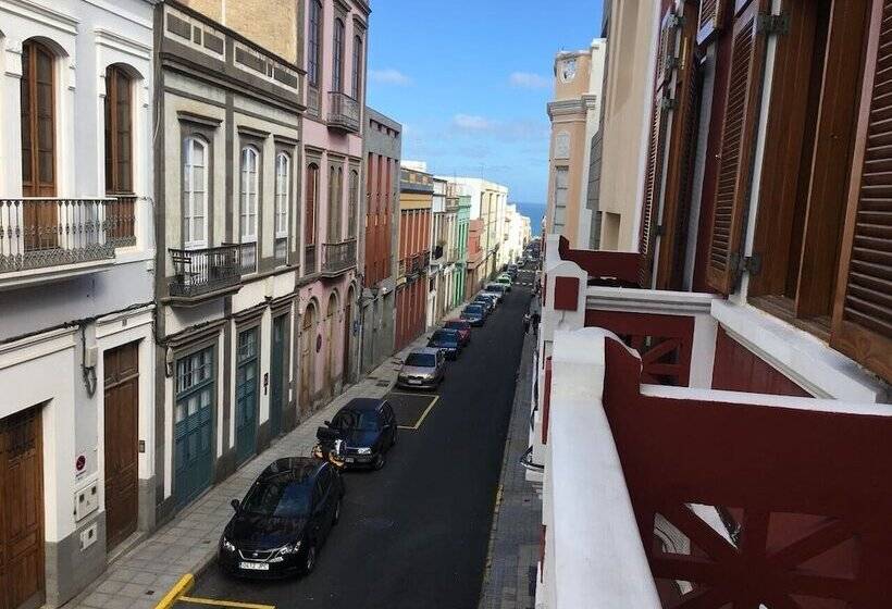 ユースホステル Stardust House Vegueta