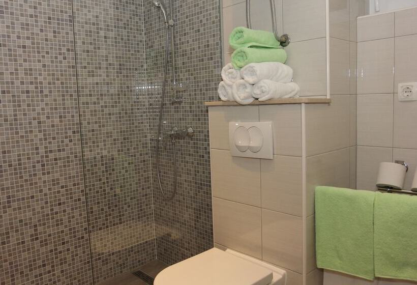 Apartment House Vitaic