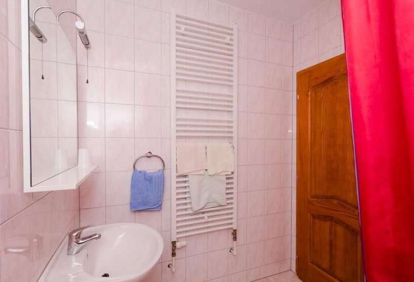 Apartments Plavac Mali