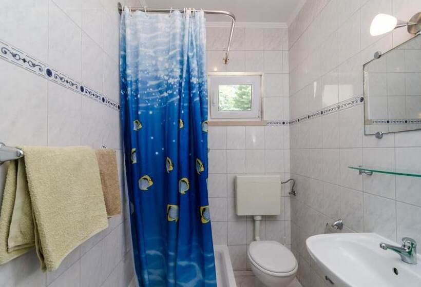 Apartments Plavac Mali