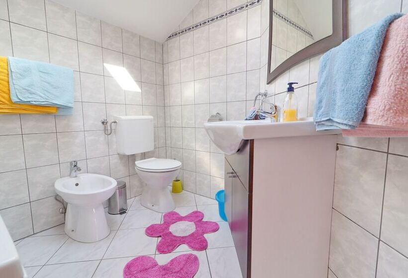 Apartments Plavac Mali