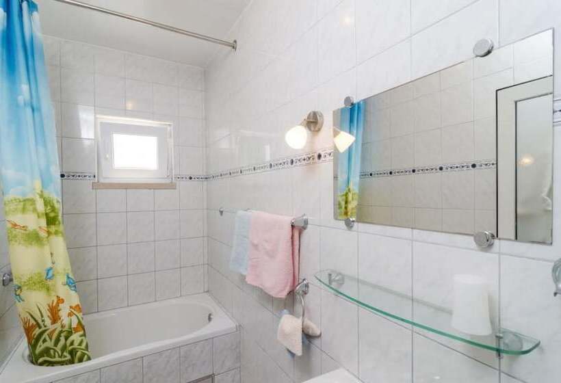 Apartments Plavac Mali