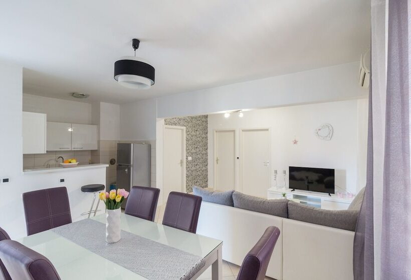 Beautiful Apartment Petra