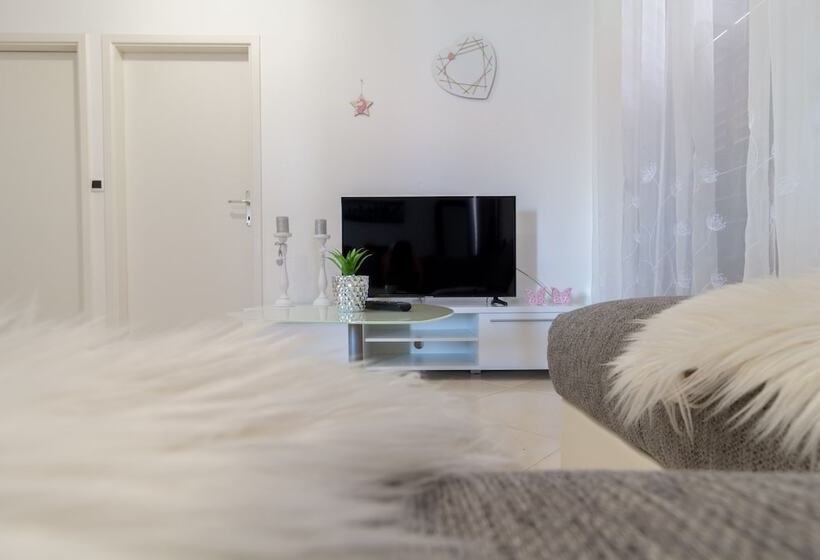 Beautiful Apartment Petra