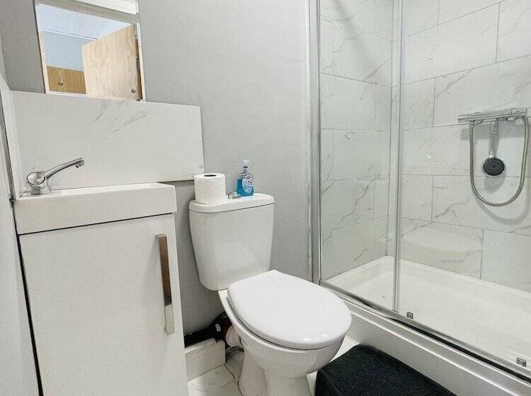 تختخواب و صبحانه Cranmore Guest House